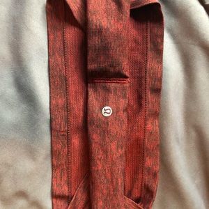 Men’s maroon Lululemon headband